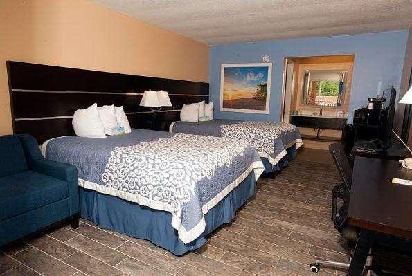 Days Inn By Wyndham Fort Myers Springs Resort Estero Room photo